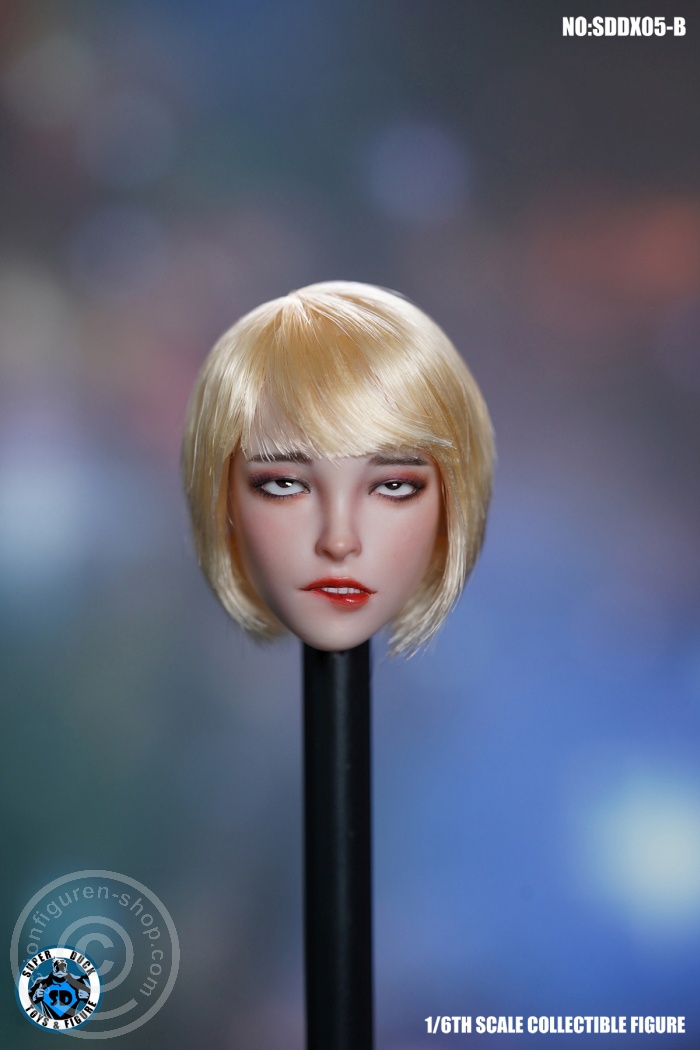 Female Character Head w/ movable Eyes - short blond Hair