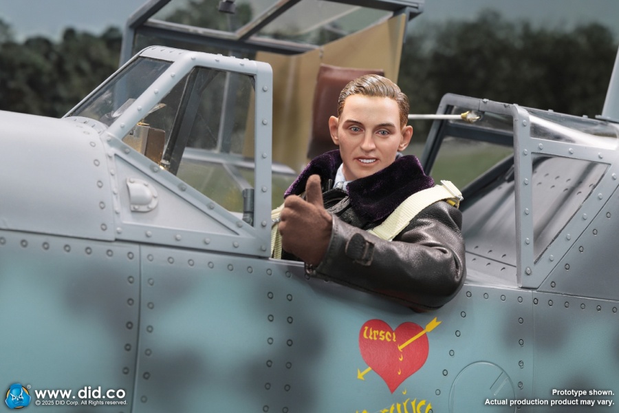 Erich Hartmann - WWII German Luftwaffe Ace Pilot - in 1/6 scale Erich Hartmann - WWII German Luftwaffe Ace Pilot - in 1/6 scale