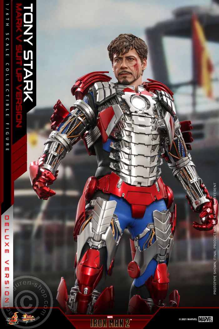 Iron Man 2 - Tony Stark (Mark V Suit up Version) - Deluxe Version