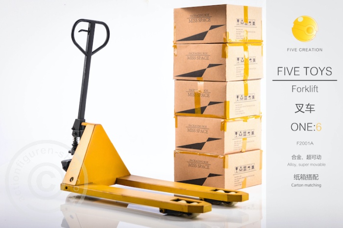 Pallet Truck / Forklift - yellow / weathered