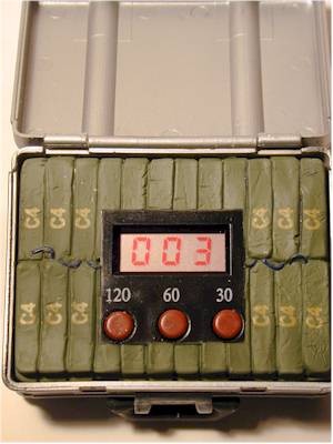 33637-02-box02_p2wA8cu2CkHj7Xr C4 Bombenkoffer mit Countdown und Sound