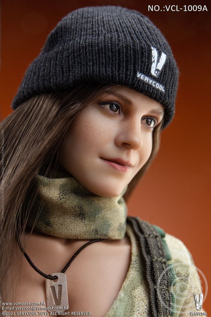 Emma - Brown straight Hair