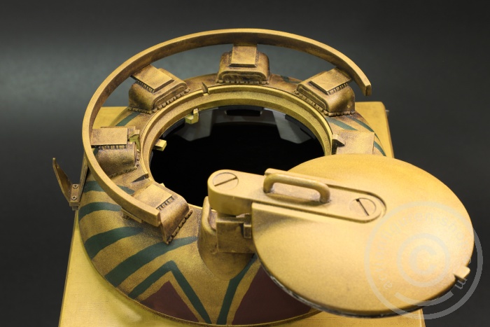 E60068-23 Panther G Tank Diorama (Cupola) - sand - w/ extra MG34 Mount