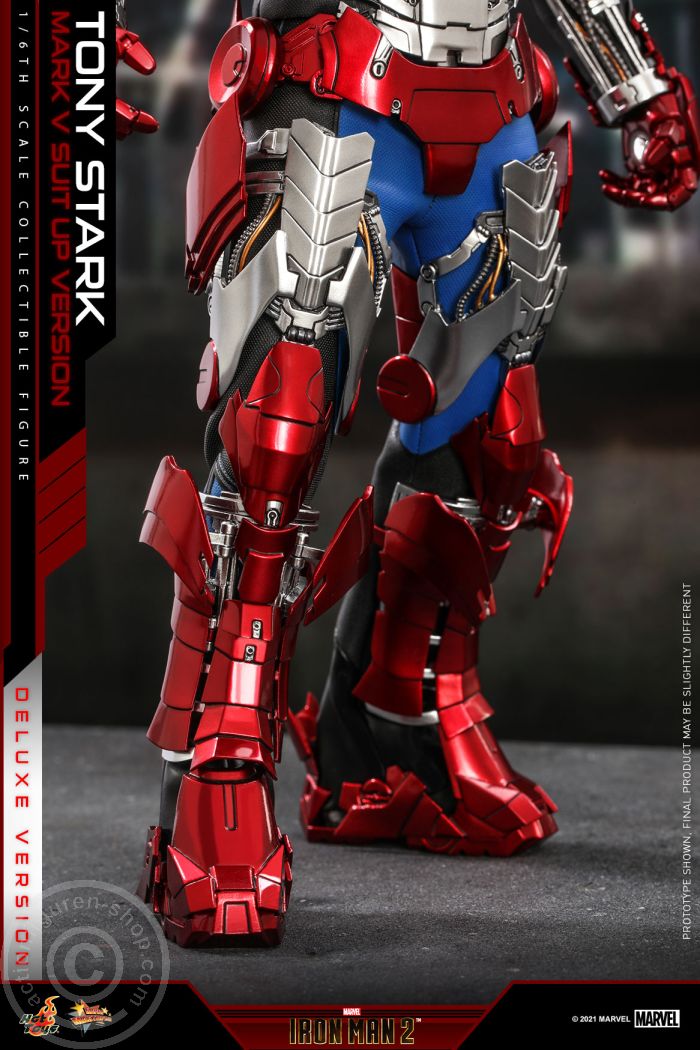 Iron Man 2 - Tony Stark (Mark V Suit up Version) - Deluxe Version - MMS600 Iron Man 2 - Tony Stark (Mark V Suit up Version) - Deluxe Version - MMS600