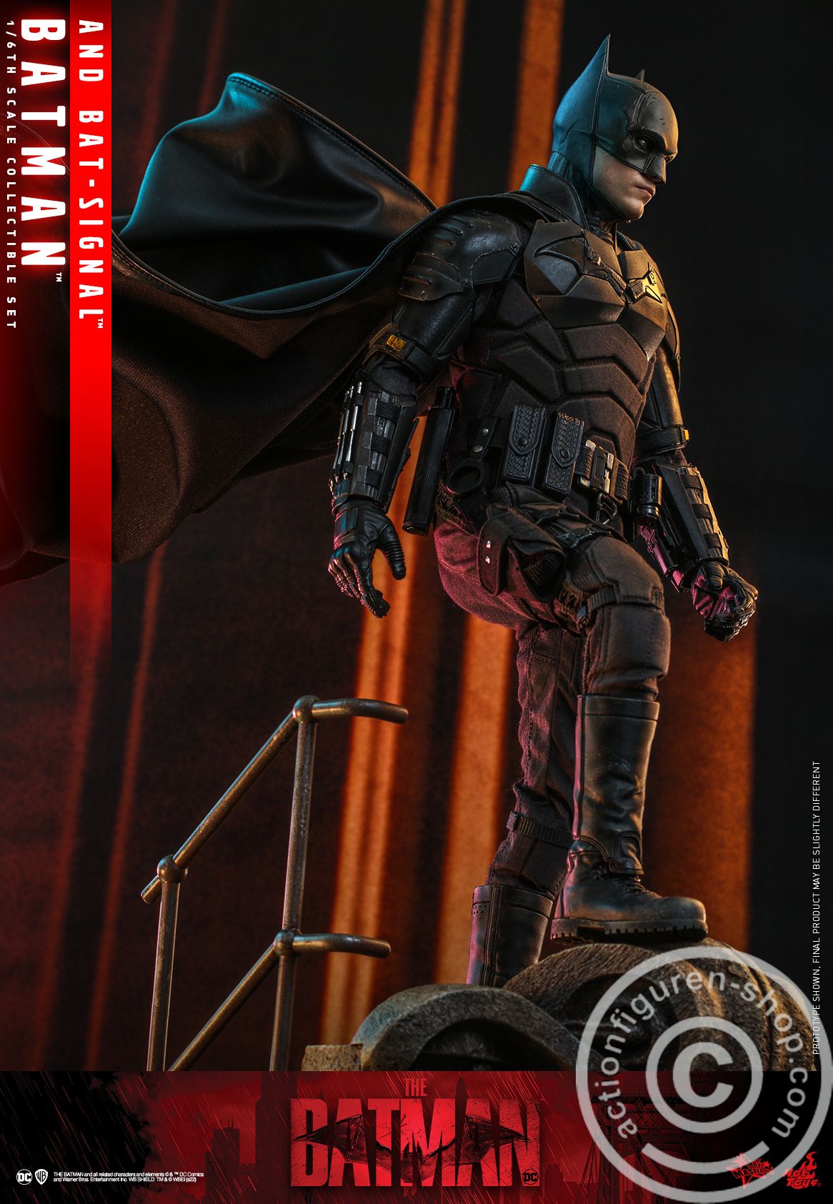 The Batman - Batman and Bat-Signal Set - MMS639 The Batman - Batman and Bat-Signal Set - MMS639