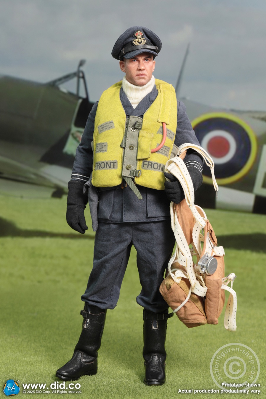 Tom - WWII British Pilot Squadron Leader - in 1/6 scale Tom - WWII British Pilot Squadron Leader - in 1/6 scale