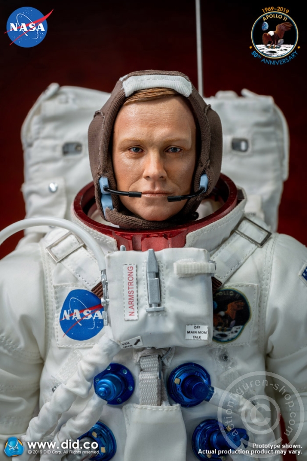 NA001-04 Neil Armstrong - Apollo 11 - Commander