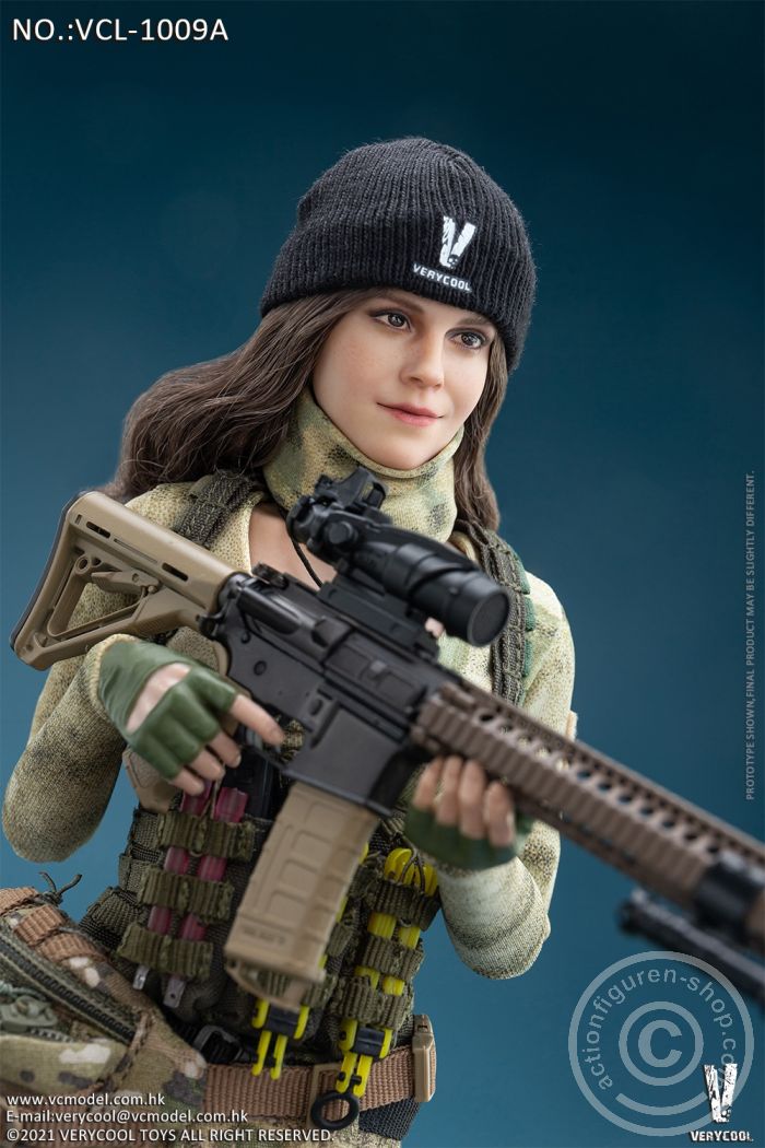 Emma - Brown curly Hair