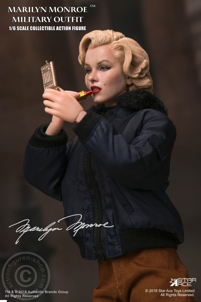 Marilyn Monroe (Military Outfit)