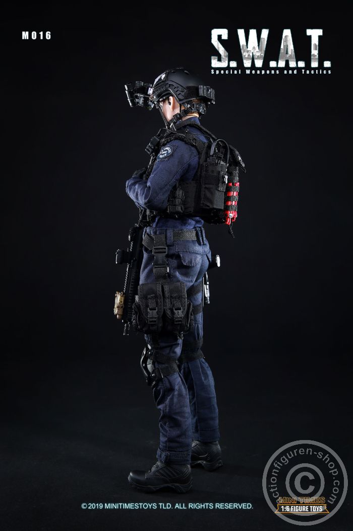 MT-M016-159rjuomM5R3mB4 SWAT - Female LAPD Officer