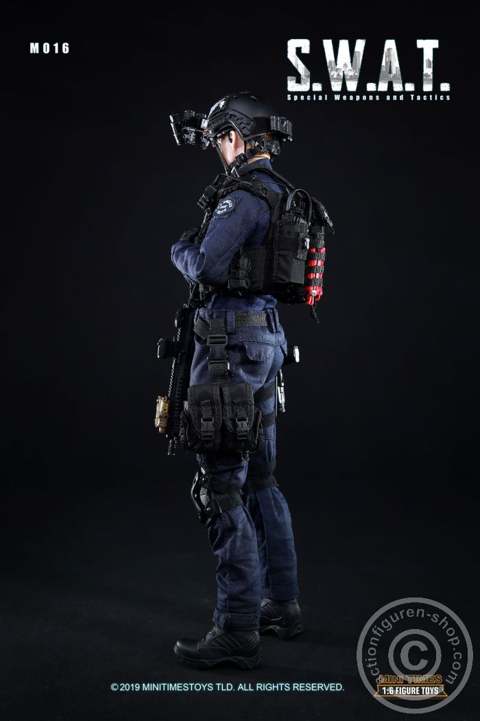 SWAT - Female LAPD Officer