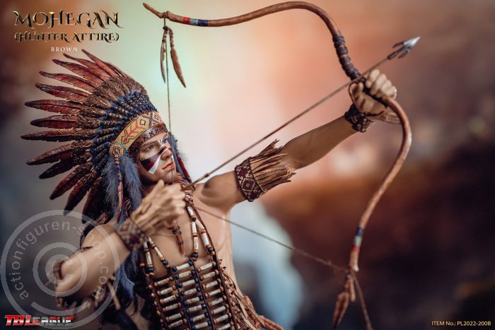 Mohegan (hunter attire) - Brown Mohegan (hunter attire) - Brown