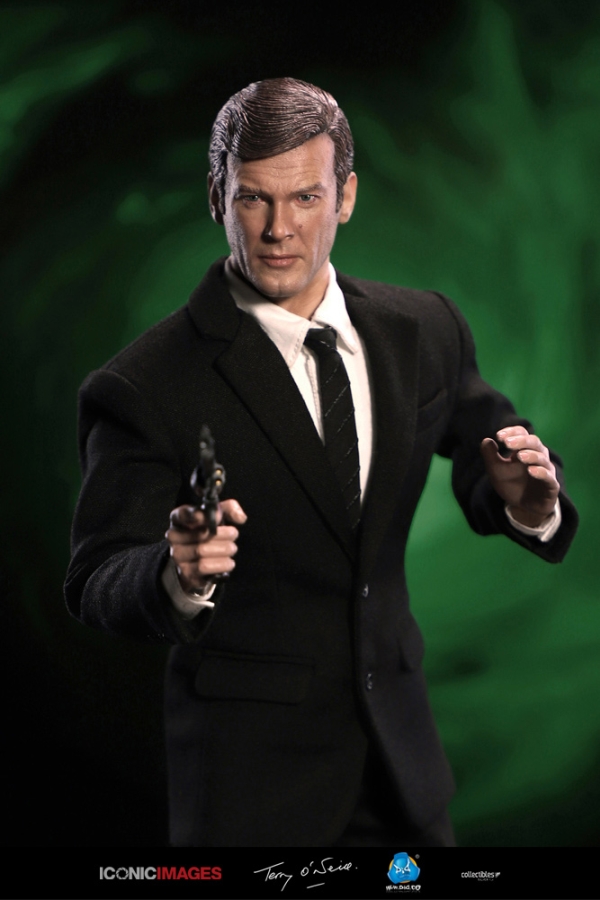 RM001a-18fnbw6mt9gsmy2 Roger Moore - 007