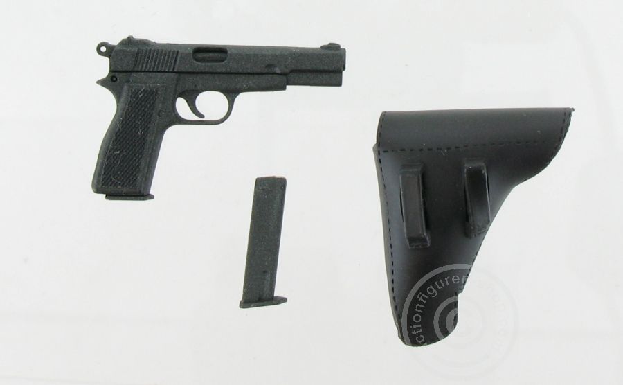 7066809-02HxjU5lplJNRBe Pistole 640(b) mit 2 Magazinen und Holster