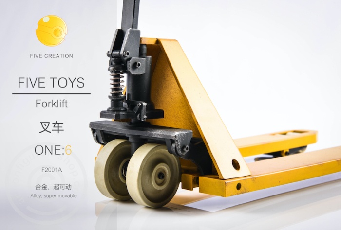 Pallet Truck / Forklift - yellow / weathered
