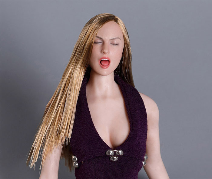 Female Head w/ closed Eyes - blond hair