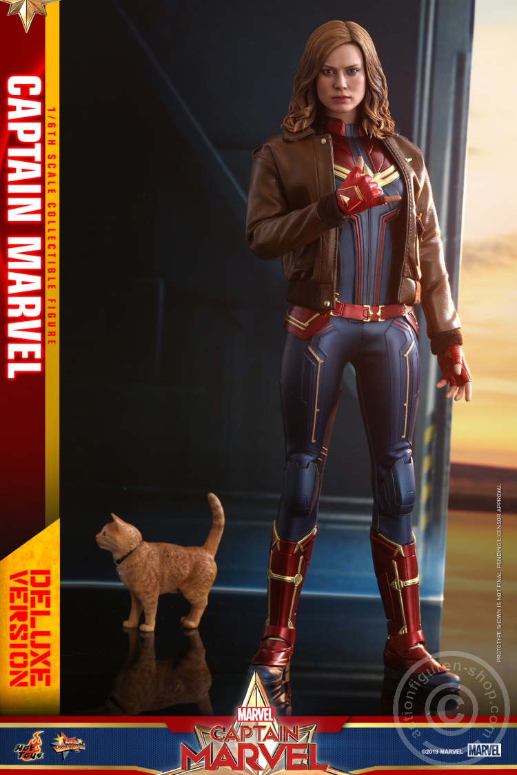 Captain Marvel (Deluxe Version)