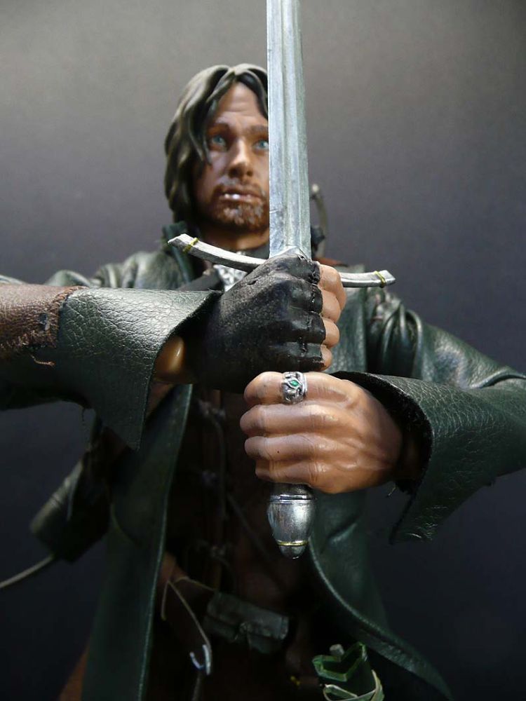 S20819-11 Aragorn - Strider The Ranger