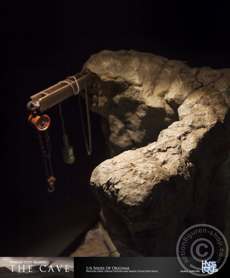 SO00001-15 The Cave Diorama