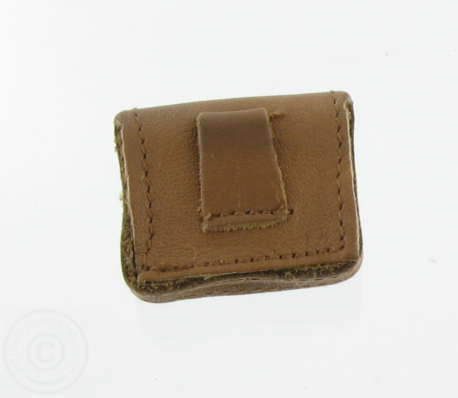 8011-18-2QpR5a8ZMj09GZ Tasche aus Leder - 1:6 scale