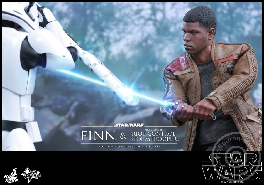 178561-03zQBkw4jhucUgq Star Wars - Finn and First Order Riot Control Stormtrooper