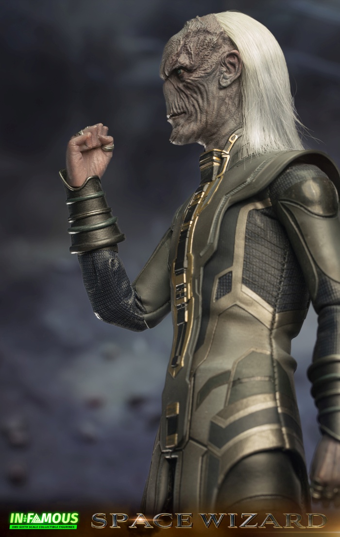 INF001-14 Space Wizzard - Ebony Maw