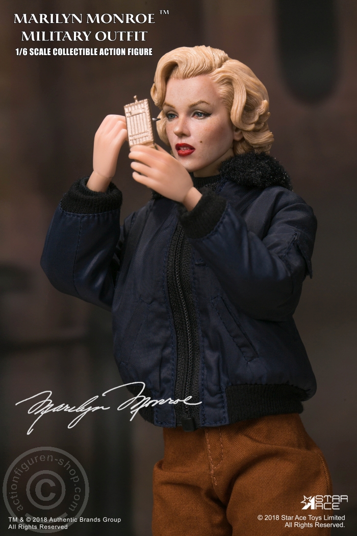 Marilyn Monroe (Military Outfit)