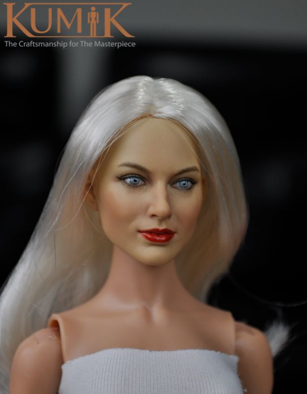 ku16-23a-03wlTHAE0VepyyZ Weiblicher Kopf - platin-blonde Haare