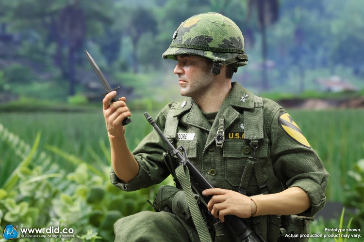 Lt. Col. Moore - Vietnam War U.S. Army Lt. Col. Moore - Vietnam War U.S. Army
