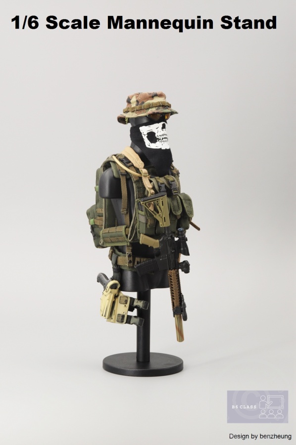 Bust02-21 Schneider- Kleider-Puppe - green