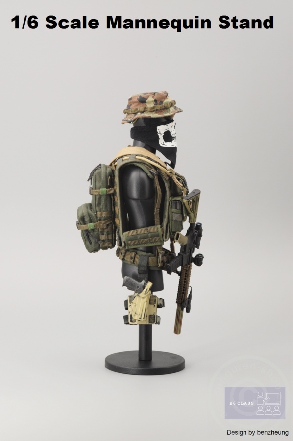 Bust02-22 Schneider- Kleider-Puppe - green