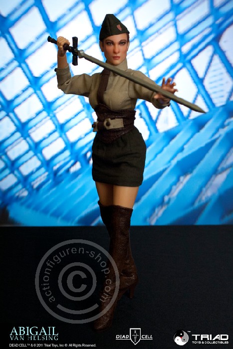 DC004-19 Abigail van Helsing - Dead Cell