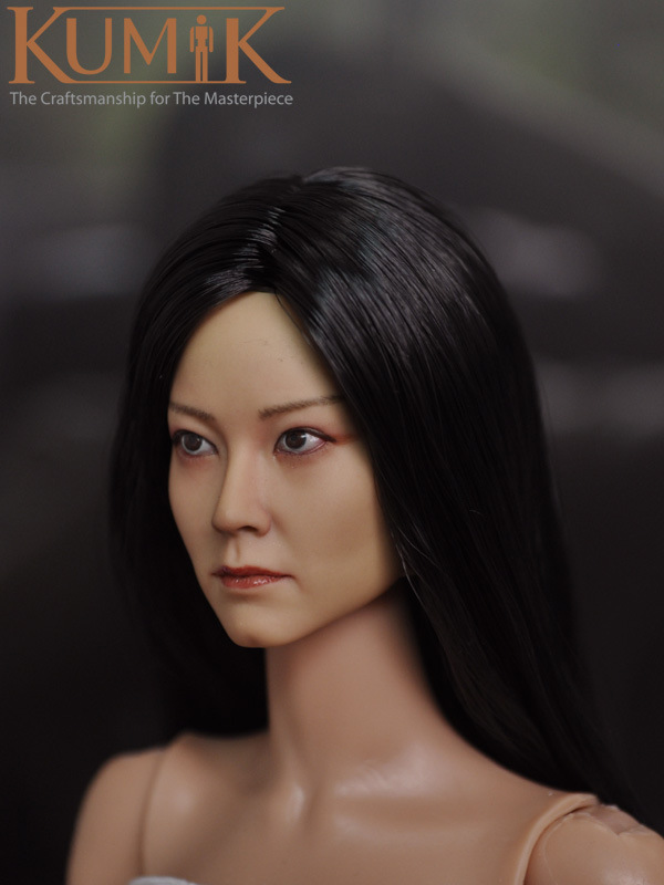 Weiblicher Kopf - schwarze Haare