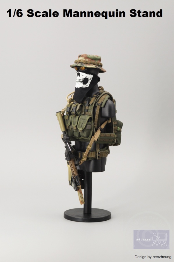 Bust02-18 Schneider- Kleider-Puppe - green