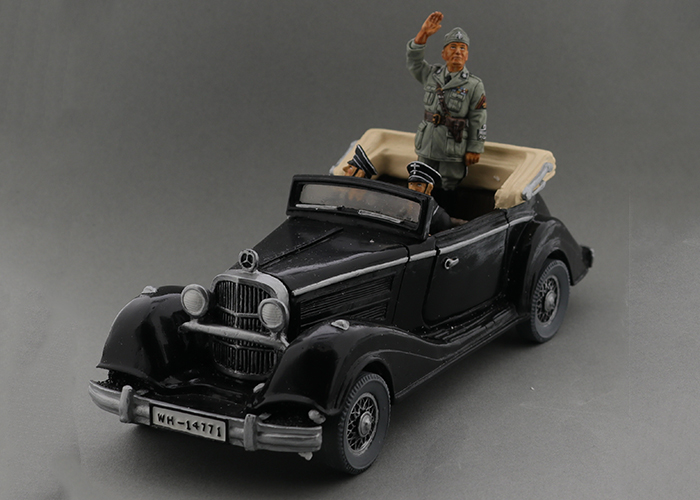 lah021-016DGa0PgoryBCv Black Mercedes Staff Car w/ Mussolini