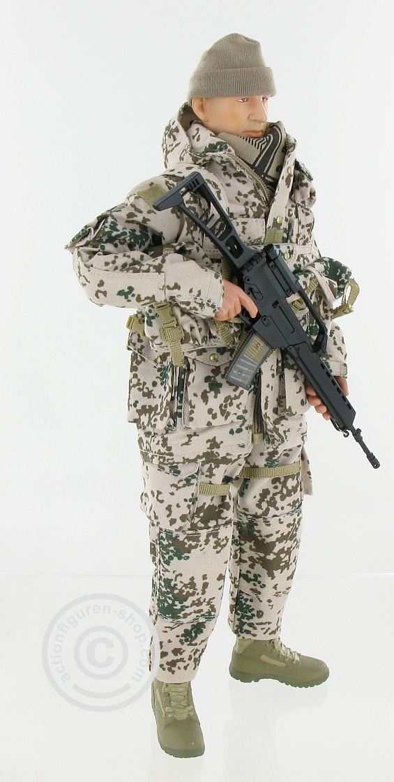 AFS003d-03vRi0GsUmk5Lmz Bundeswehrsoldat Wüsten-Tarn - mit Barett