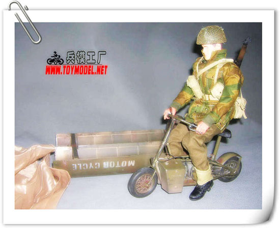 TM0012-082SbVGANbBG4To Brit. Welbike Scooter