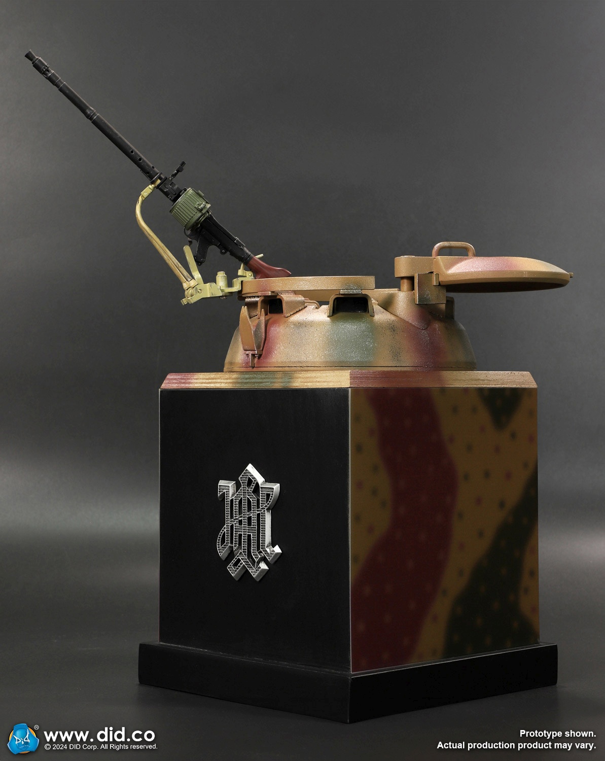 Panther Tank Diorama with MG34 - WWII German Panzer Panther Tank Diorama with MG34 - WWII German Panzer
