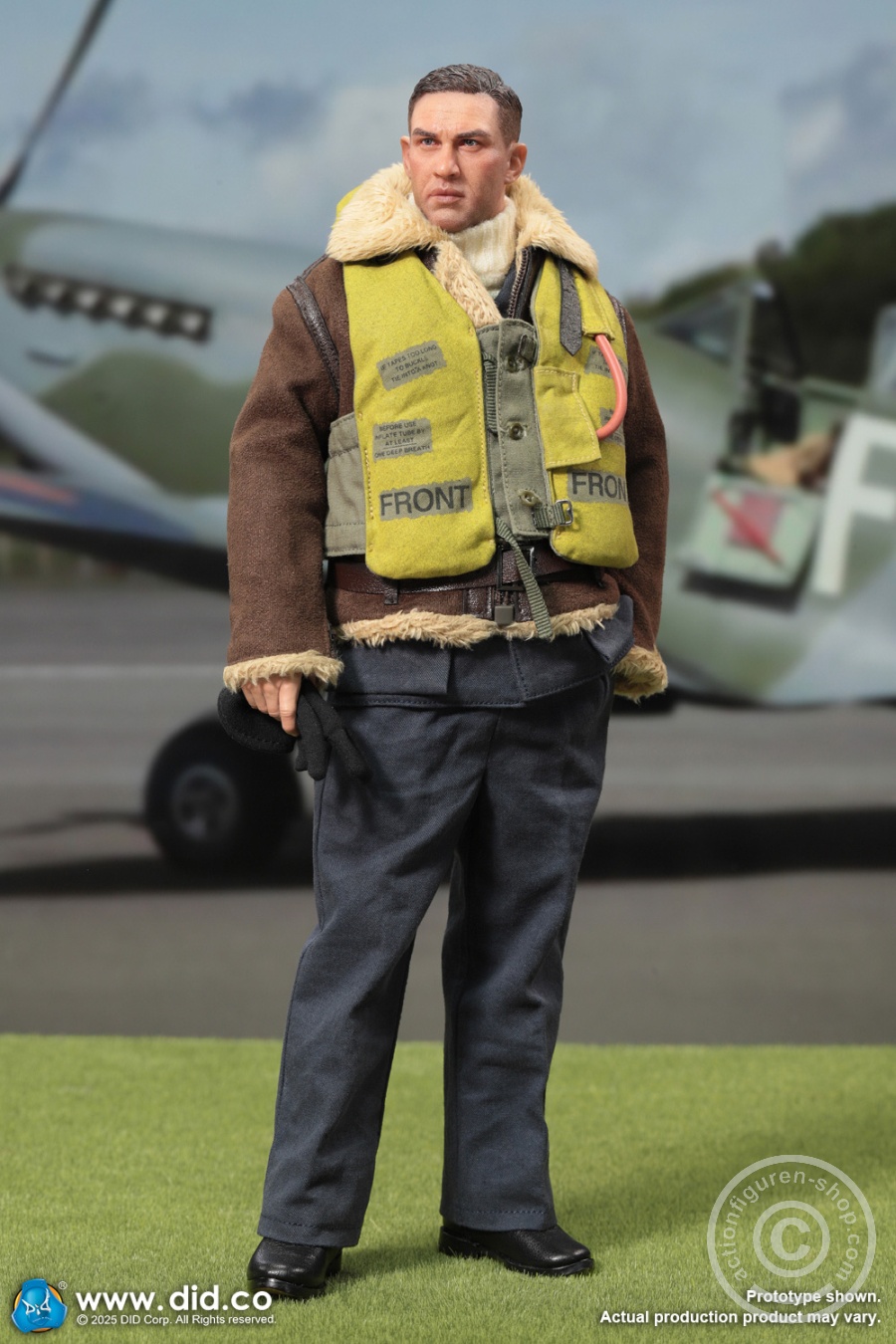 Tom - WWII British Pilot Squadron Leader - in 1/6 scale Tom - WWII British Pilot Squadron Leader - in 1/6 scale