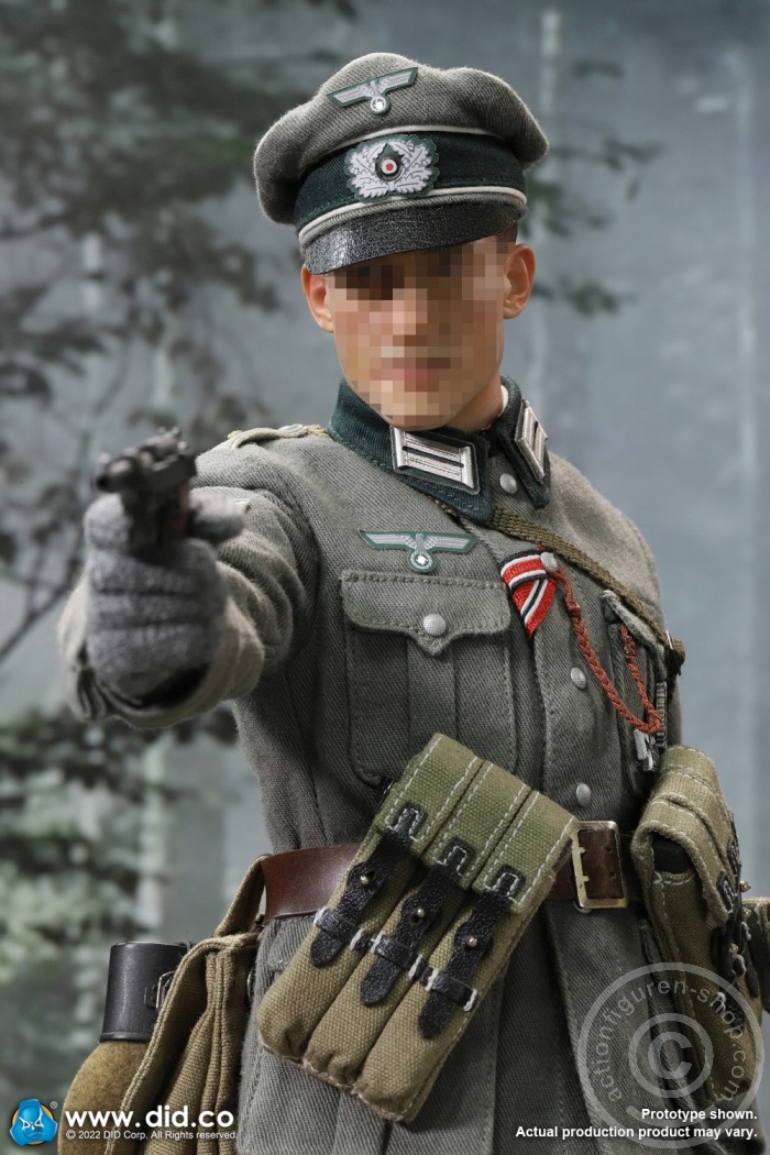 80159-02 Winter - WWII German Wehrmacht Infantry Oberleutnant