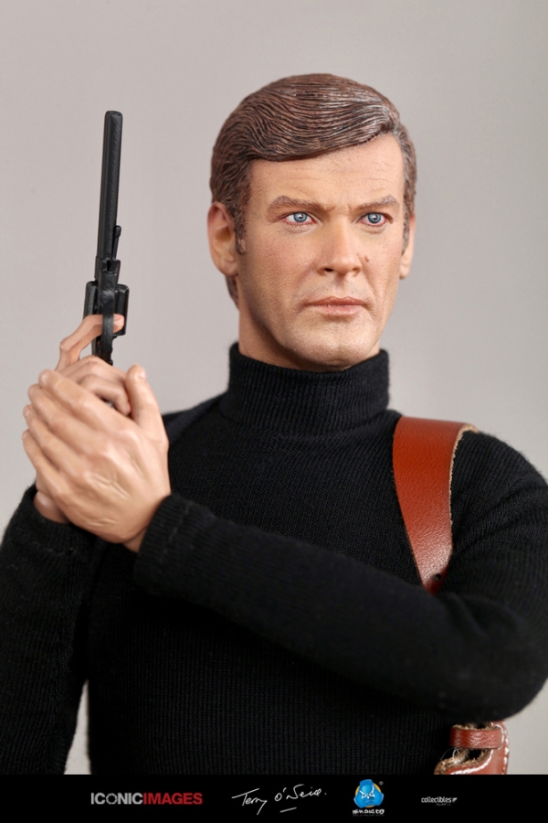 Roger Moore - 007