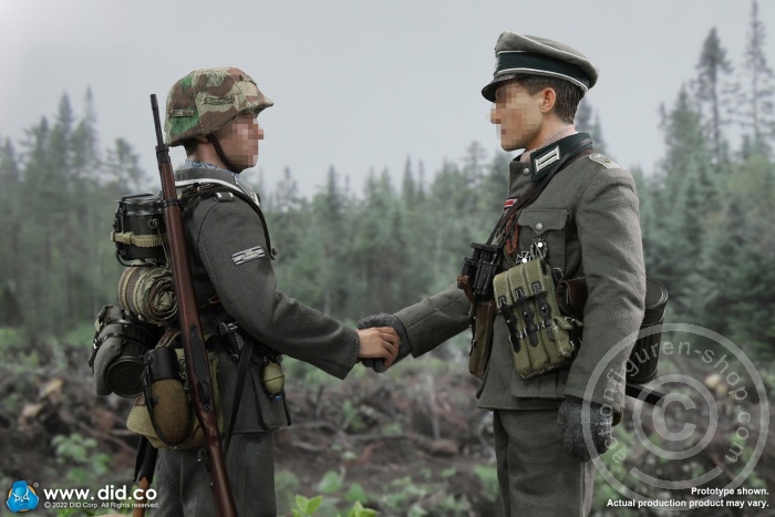 80159-11 Winter - WWII German Wehrmacht Infantry Oberleutnant