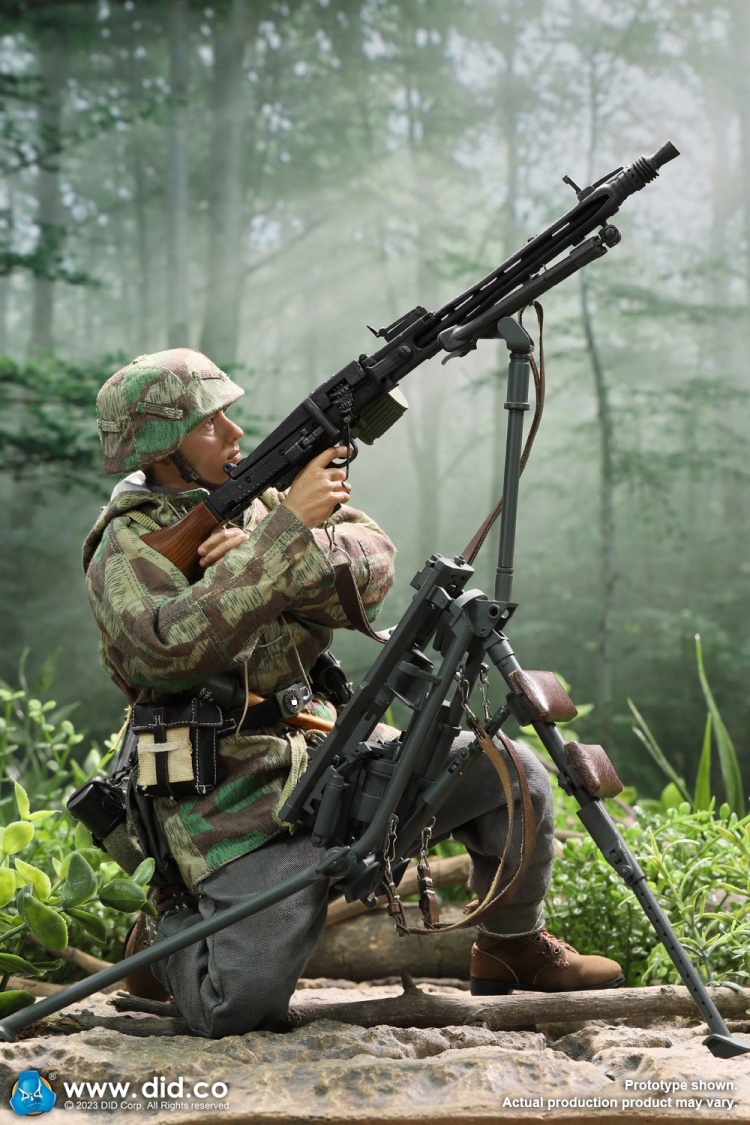 WWII German MG42 Tripod - green WWII German MG42 Tripod - green