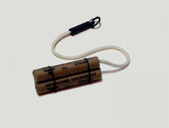 wp015-01xclGlQWF5i10dZ 3 Dynamit-Stangen, Wehrmacht