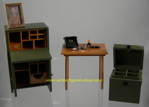 ITOFF2-2 WW II Schreibstuben Möbel & Zubehör Set