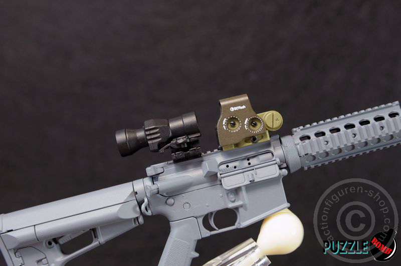 EOTech EXPS 3-0 Tan Red Dott Sight + 4X Magnifier