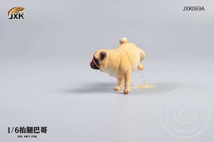 Pug w/ Leg Lift & Diorama Platform