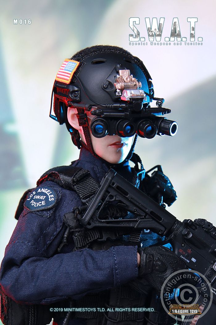 MT-M016-11 SWAT - Female LAPD Officer
