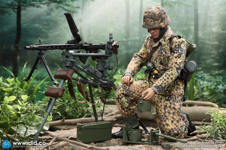 WWII German MG42 Tripod - green WWII German MG42 Tripod - green