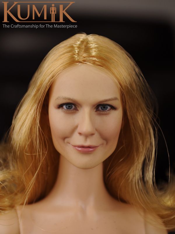 Weiblicher Kopf - blonde Haare